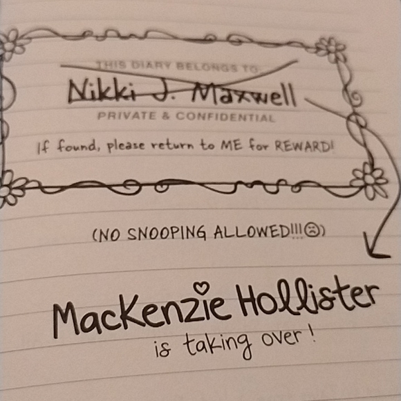 Dork Diaries : Tales from a NOT-SO- Dorky Drama Queen book - Picture 5 of 5